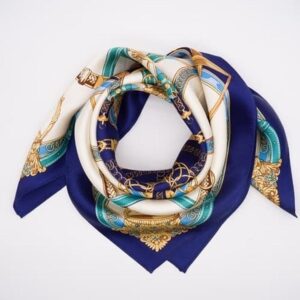 Jak dopasować idealną jedwabną apaszkę do koloru swojej karnacji?