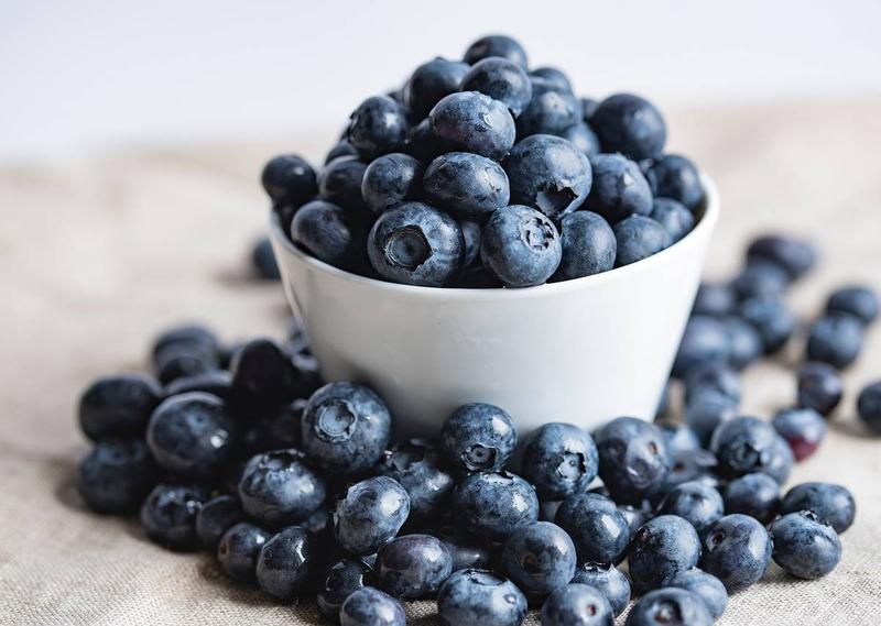 Borówki a karmienie piersią