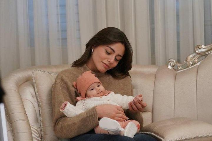 Kim jest partner znanej aktorki Sila Turkoglu? Wiek, wzrost i tajemnice rodziny