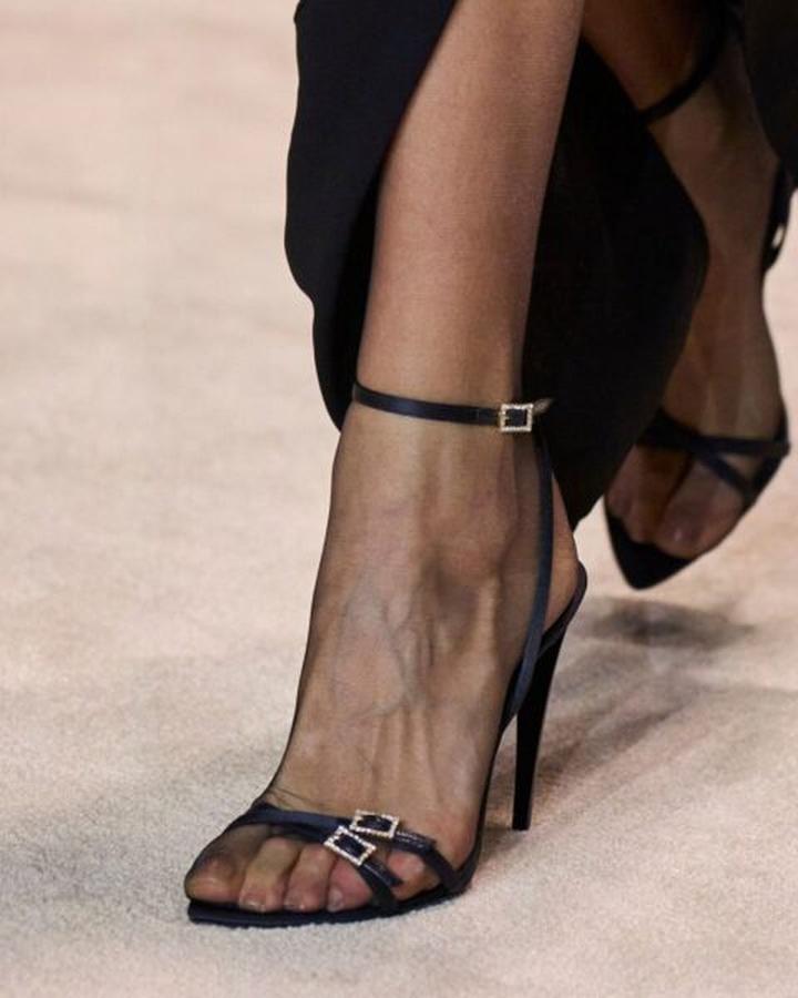 Rajstopy do sandałów stylizacje