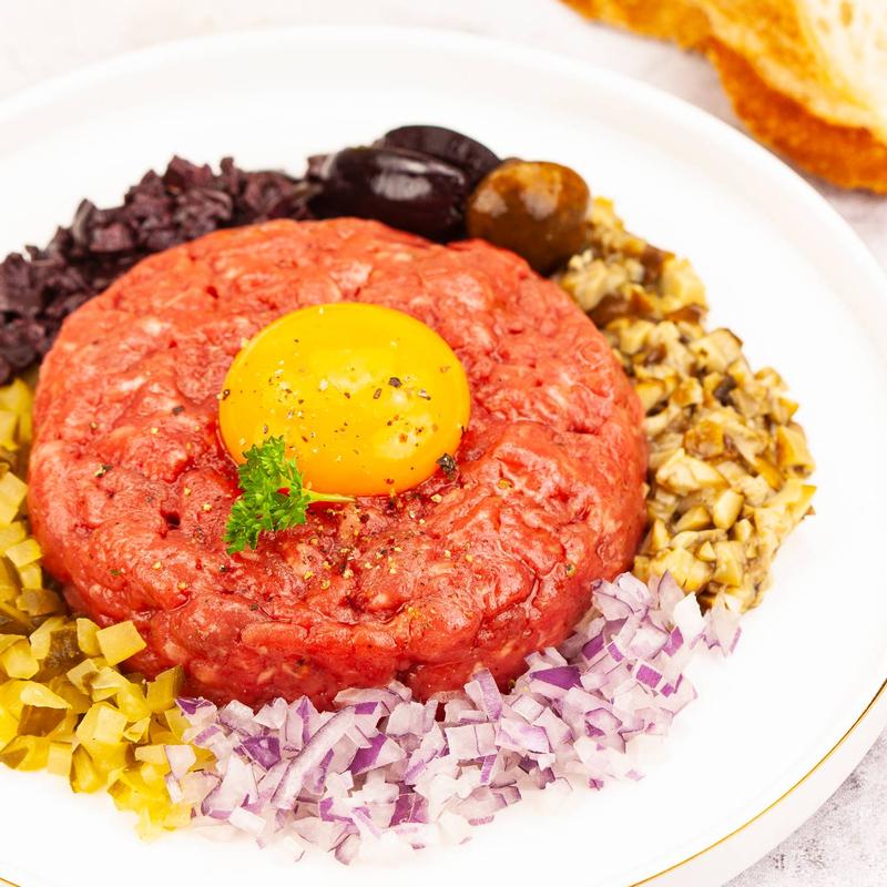 Czy tatar jest bezpieczny dla karmiących mam? Surowe mięso a laktacja