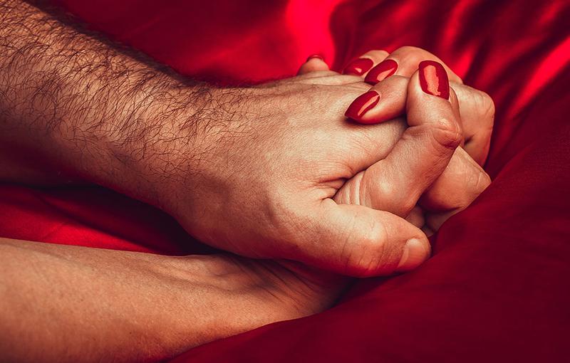 Kiedy kobieta naprawdę pragnie mężczyzny – oto kilka sytuacji, które to zdradzają