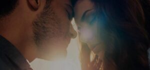 Oznaki, które wskazują, jak mężczyzna reaguje na kobietę, która mu się podoba