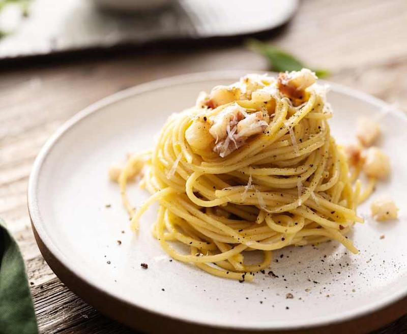Spaghetti carbonara w ciąży – jakie są wytyczne i zalecenia?