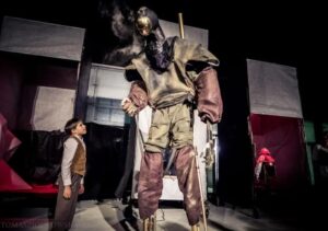 Stylowo i z klasą: 10 porad, jak się ubrać do teatru