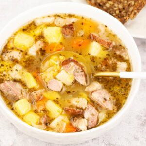 Czy dziecko może jadać grochówkę? Oto, co warto wiedzieć!