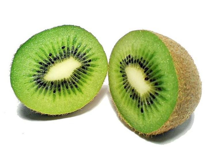 Kiwi a karmienie piersią