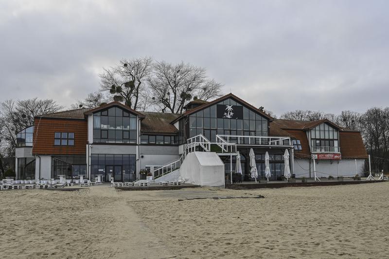 Strój na premierę teatralną